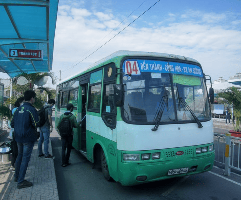 Tourists can take a budget-friendly bus to Saigon Central Post Office